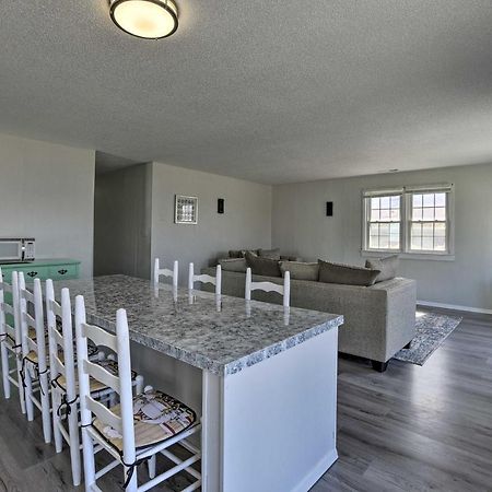 Oak Island Beach Abode With Deck Walk To Shore! Εξωτερικό φωτογραφία