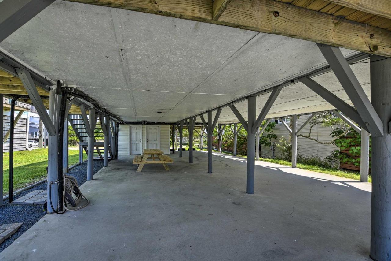 Oak Island Beach Abode With Deck Walk To Shore! Εξωτερικό φωτογραφία