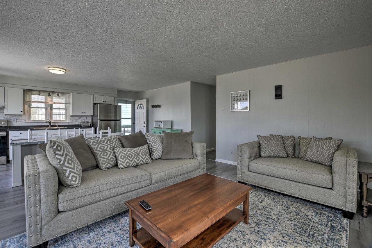 Oak Island Beach Abode With Deck Walk To Shore! Εξωτερικό φωτογραφία