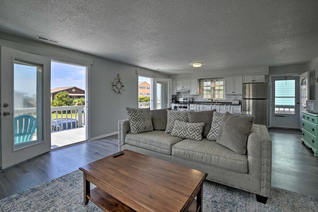 Oak Island Beach Abode With Deck Walk To Shore! Εξωτερικό φωτογραφία